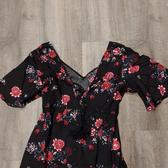 *NWT* Band of Gypsies Floral Dress - Picture 4 of 5